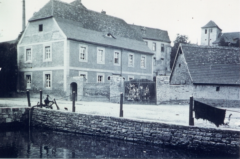 Branderoda - historische Dorfansicht mit Pfarrhaus, Dorfteich und Dorfkirche vor 1943